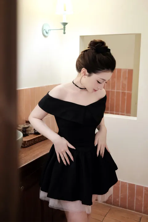 ARIA MOTION DRESS
